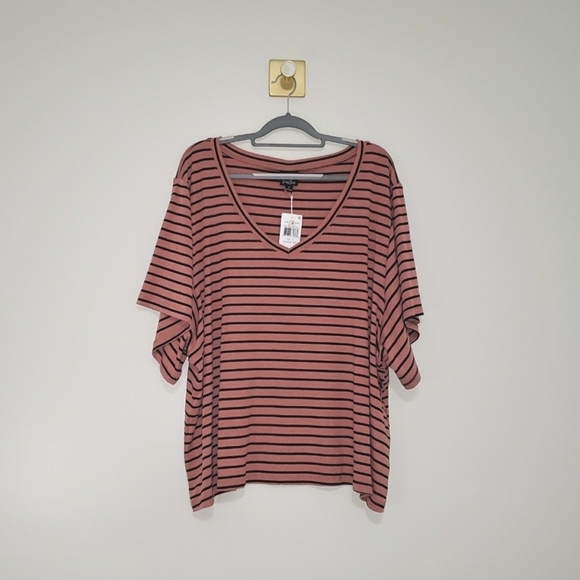 Oak & Trellis Tops - Plus Size NWT Women's Boxy Top 4X Pink Black Striped V-neck Casual Relaxed New